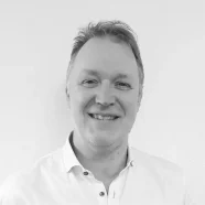 lars_toft_personalfoto_svartvit_500x500-500x500