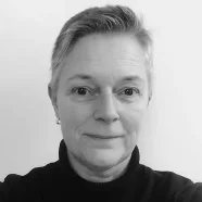 mona_bergh_sv-vit-500x500