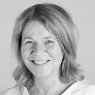 ulrica_skoglund_sv-vit-500x500